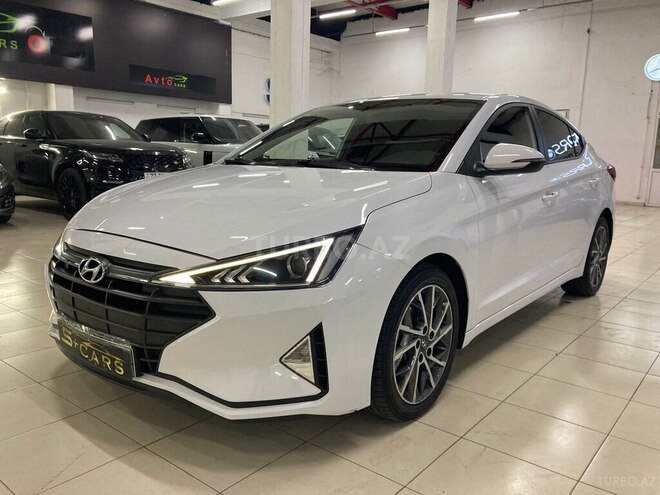Hyundai Elantra-1