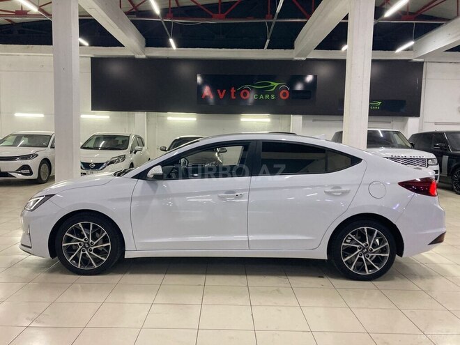 Hyundai Elantra-6