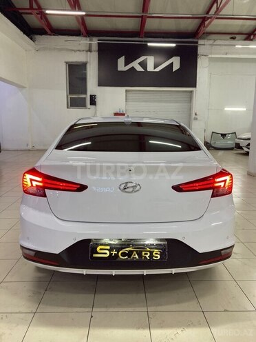 Hyundai Elantra-9