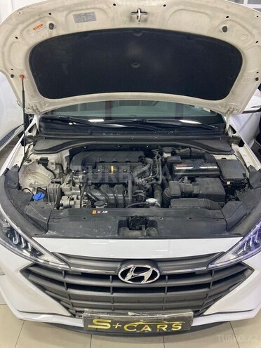 Hyundai Elantra-26