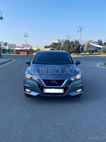 Nissan Versa-1