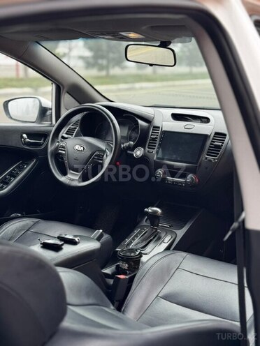 Kia Cerato-7