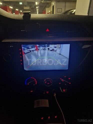 Kia Rio-12