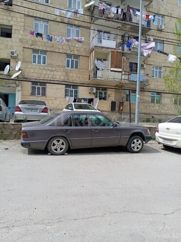 Mercedes 200 E-3
