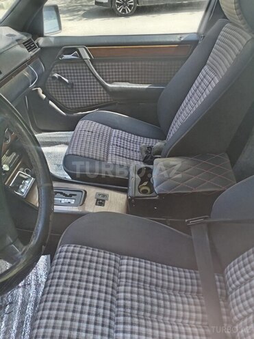 Mercedes 200 E-6