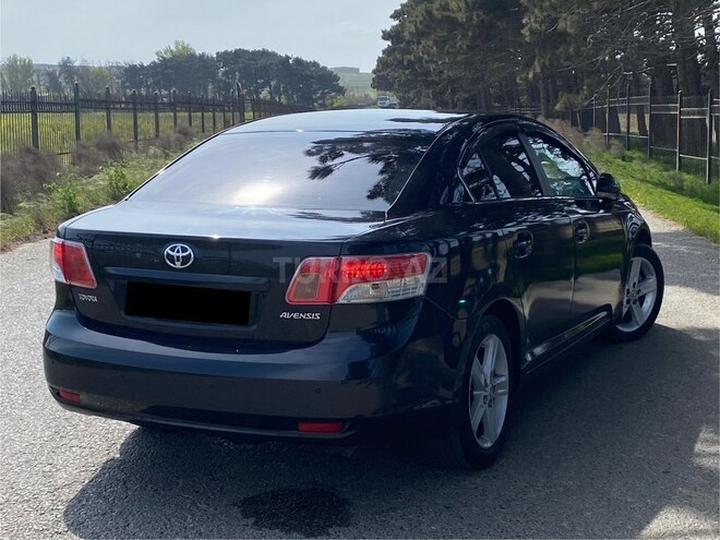 Toyota Avensis-5