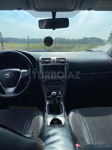 Toyota Avensis-9
