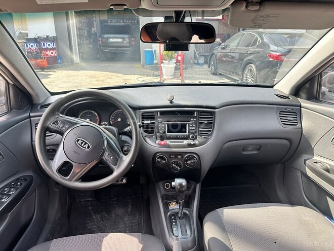 Kia Rio-2