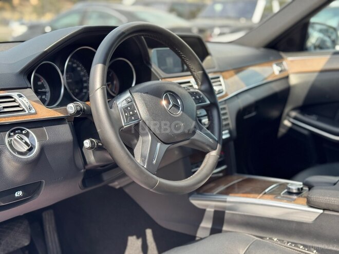 Mercedes E 250-29