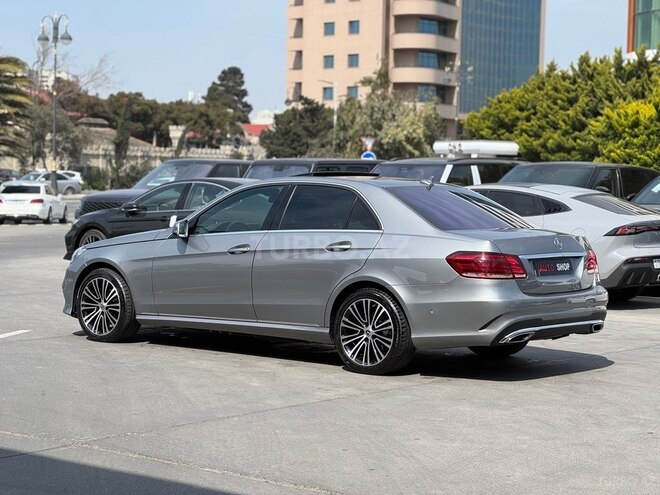 Mercedes E 250-11