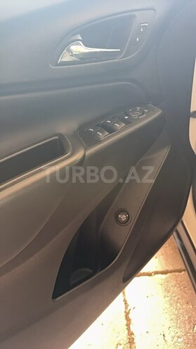 Chevrolet Equinox-12