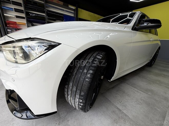 BMW 320d-8