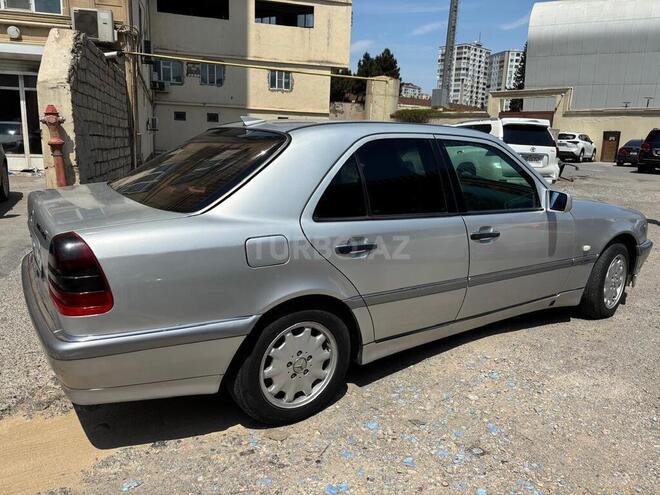 Mercedes C 250-11