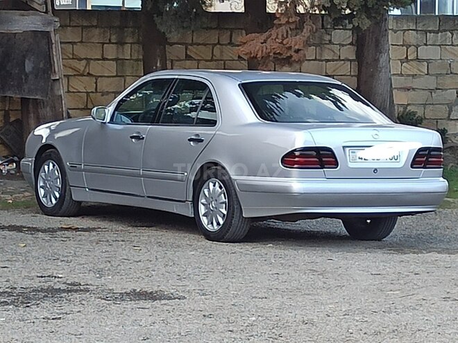 Mercedes E 200-8