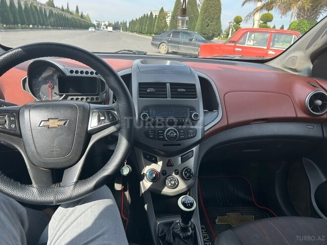 Chevrolet Aveo-8