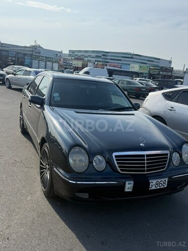 Mercedes E 240-5