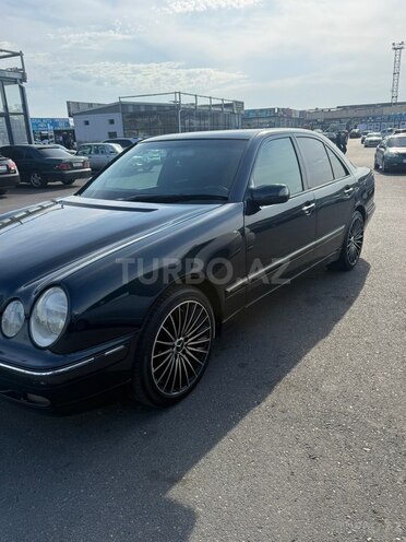 Mercedes E 240-8
