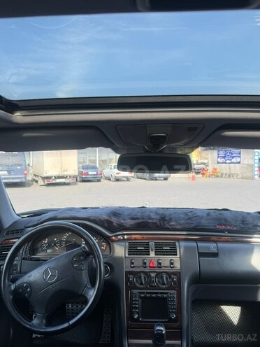 Mercedes E 240-3