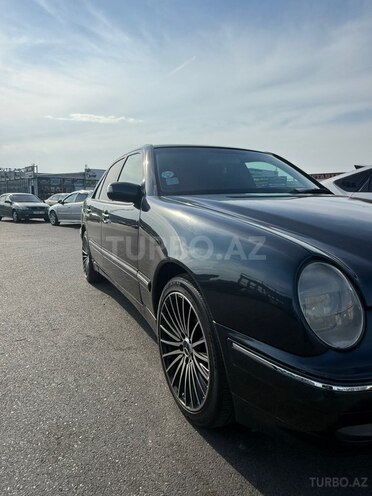 Mercedes E 240-6