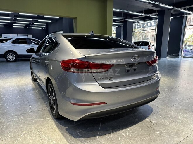 Hyundai Elantra-2