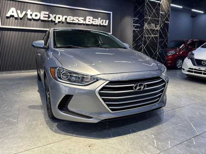 Hyundai Elantra-8