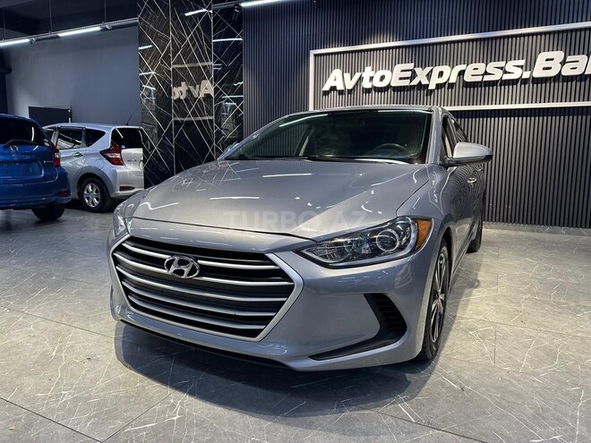 Hyundai Elantra-9