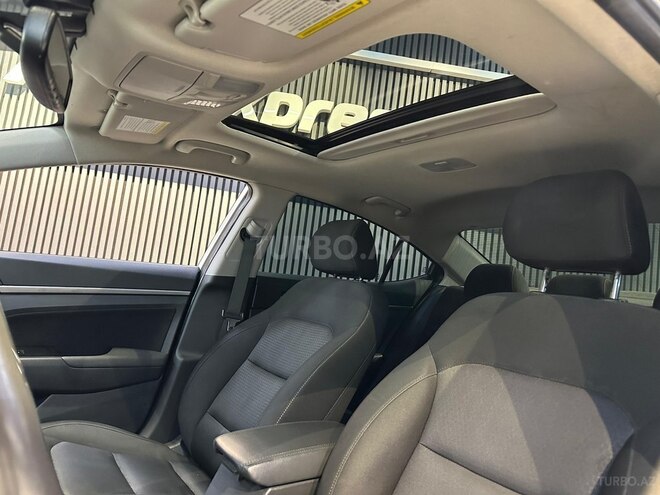 Hyundai Elantra-10