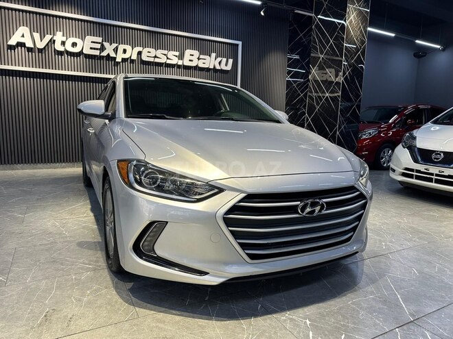 Hyundai Elantra-9