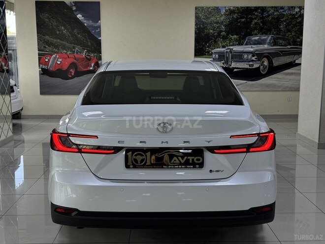 Toyota Camry-11
