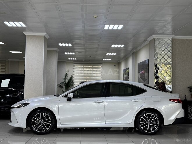Toyota Camry-7