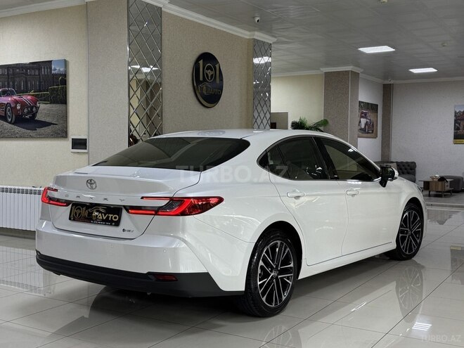 Toyota Camry-8