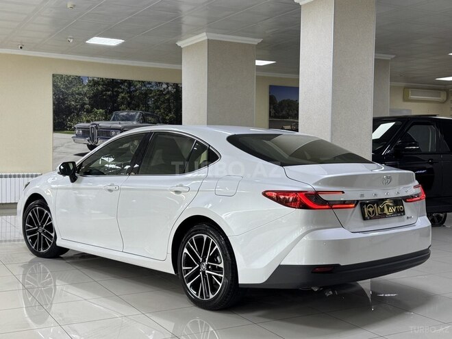 Toyota Camry-9