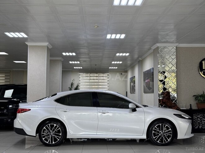 Toyota Camry-6