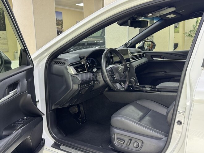 Toyota Camry-12