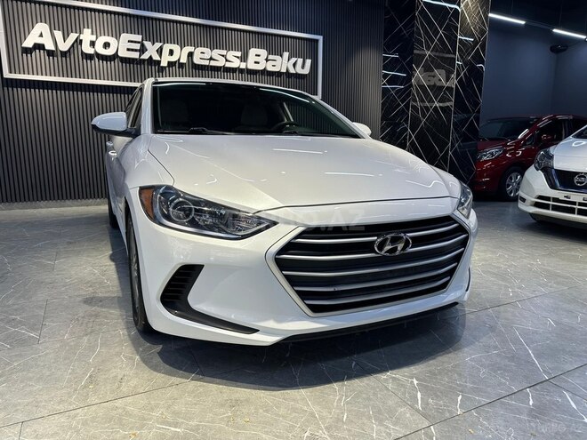 Hyundai Elantra-3