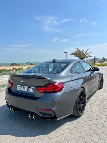 BMW M4-4