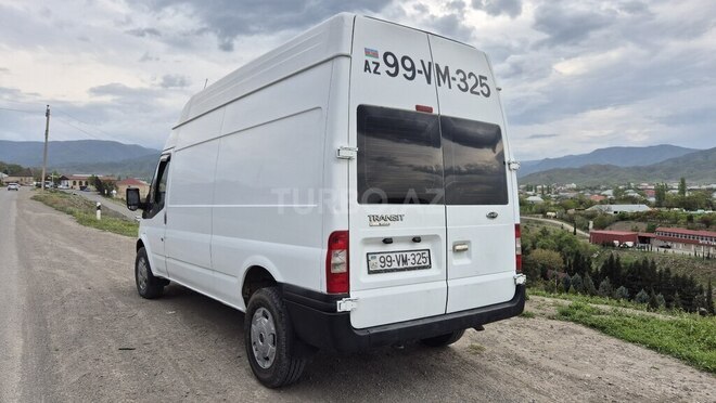 Ford Transit-4