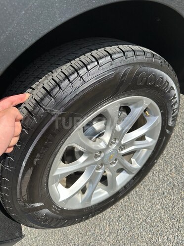 Chevrolet Equinox-12