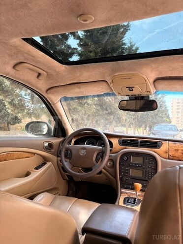 Jaguar S-Type-4