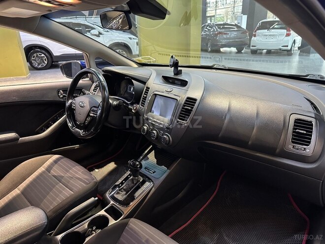 Kia Forte-13