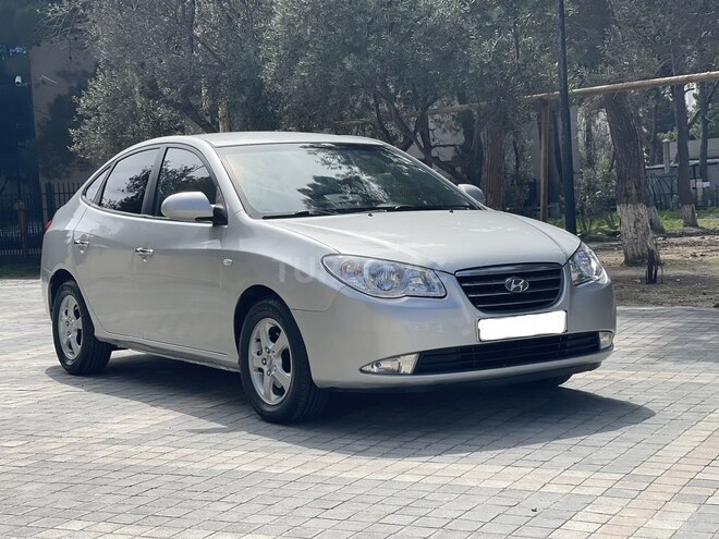 Hyundai Elantra-1