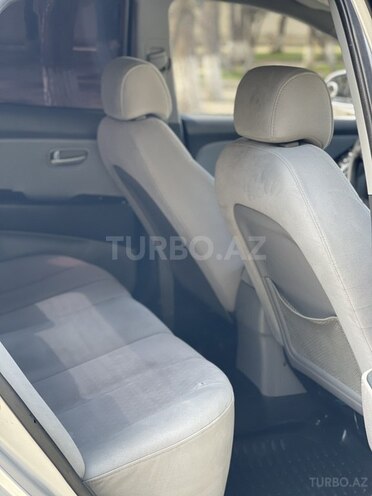 Hyundai Elantra-10