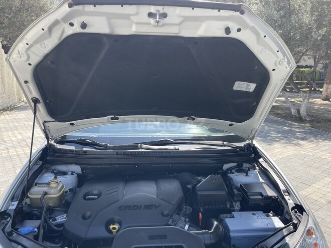 Hyundai Elantra-11