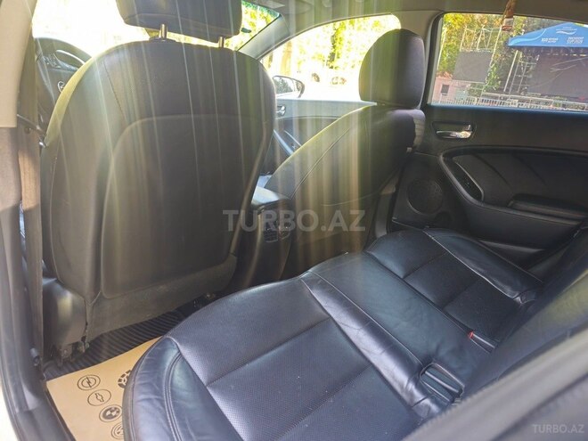Kia Cerato-10