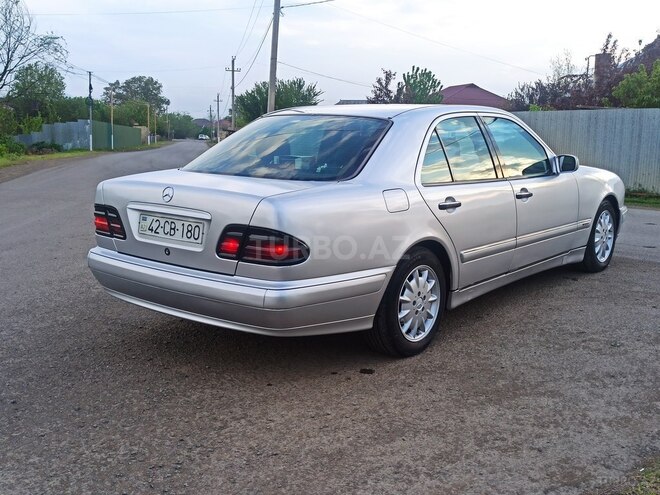 Mercedes E 200-6