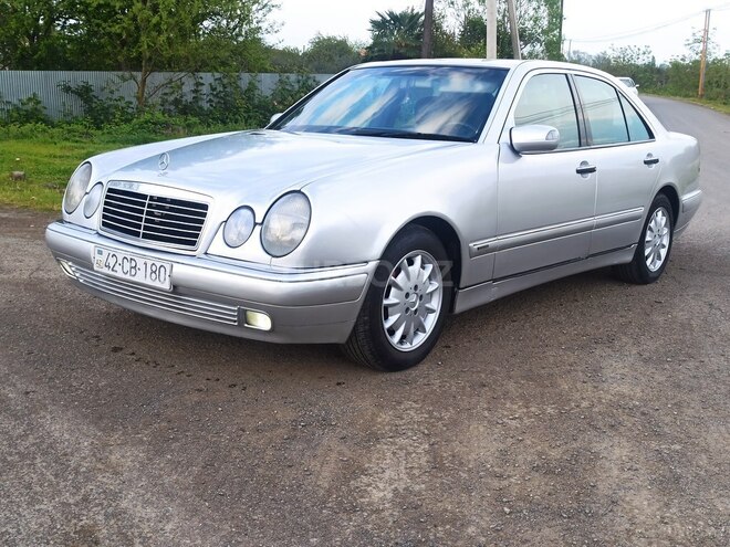Mercedes E 200-3