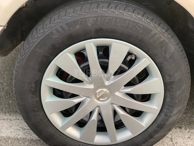 Nissan Maxima-15