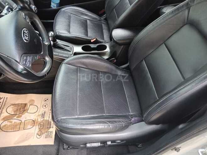 Kia Cerato-10