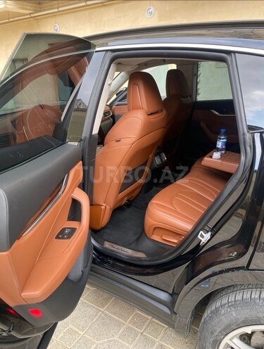 Maserati Levante S-4