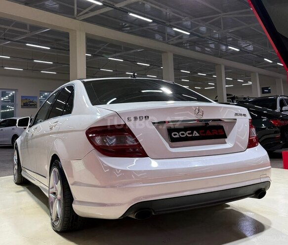 Mercedes C 300-9